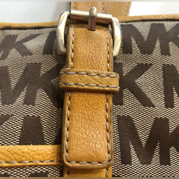 Michael Kors Tote Bag - Picture 16 of 16